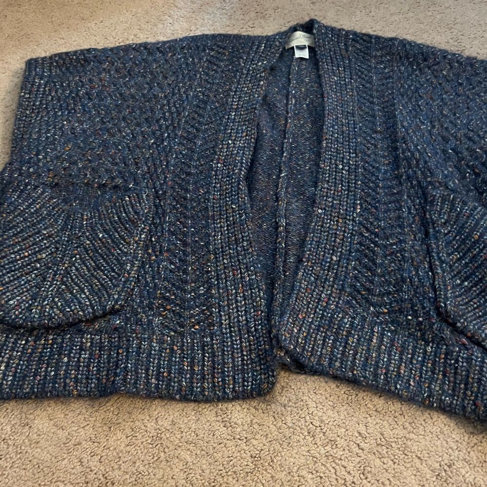 Universal‎ thread osfm cardigan